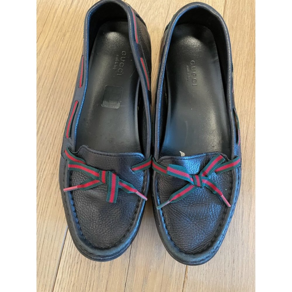 Gucci Leather Black Loafers with Laced Bow